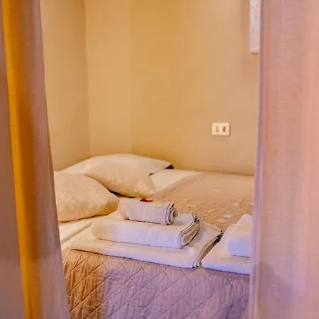 Borgo Allegri Apartment